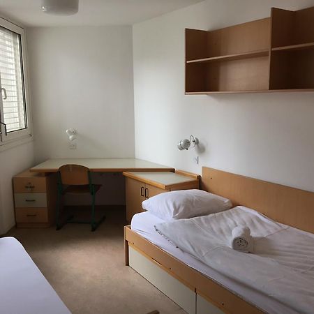Summer Residence Hostel Любляна Экстерьер фото