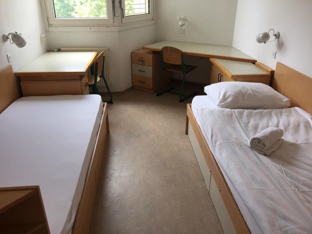 Summer Residence Hostel Любляна Экстерьер фото