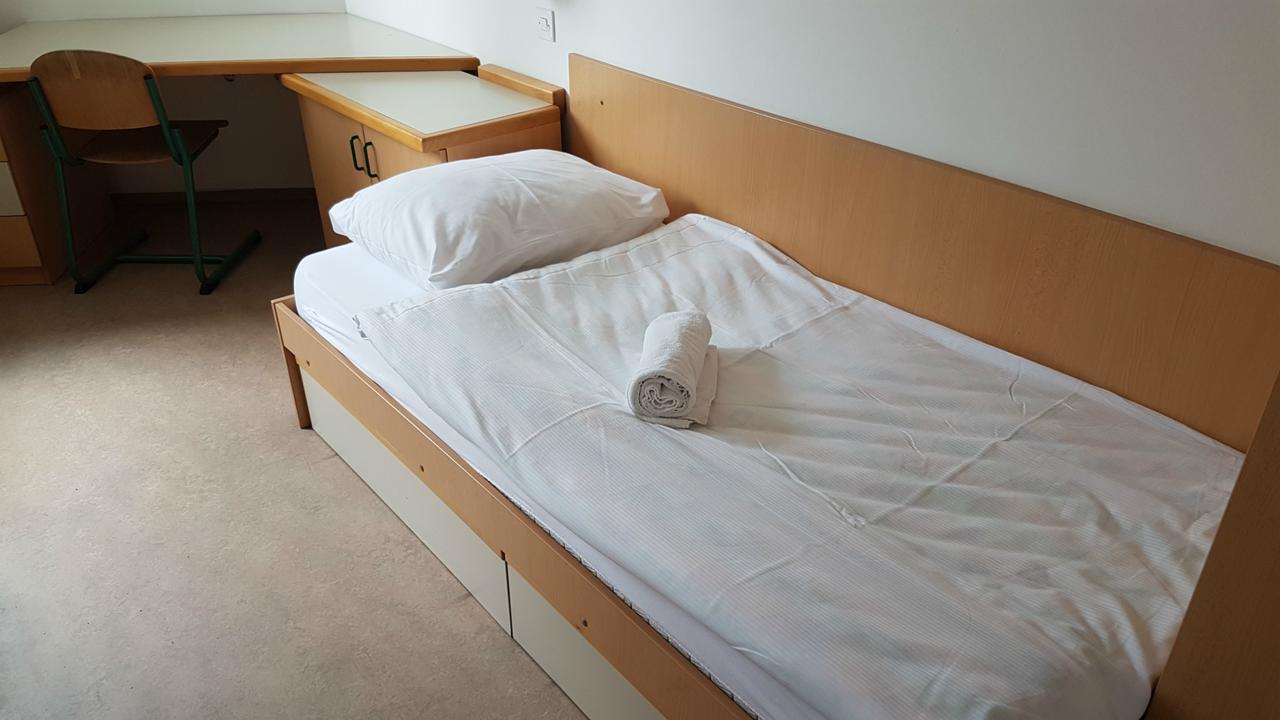 Summer Residence Hostel Любляна Экстерьер фото